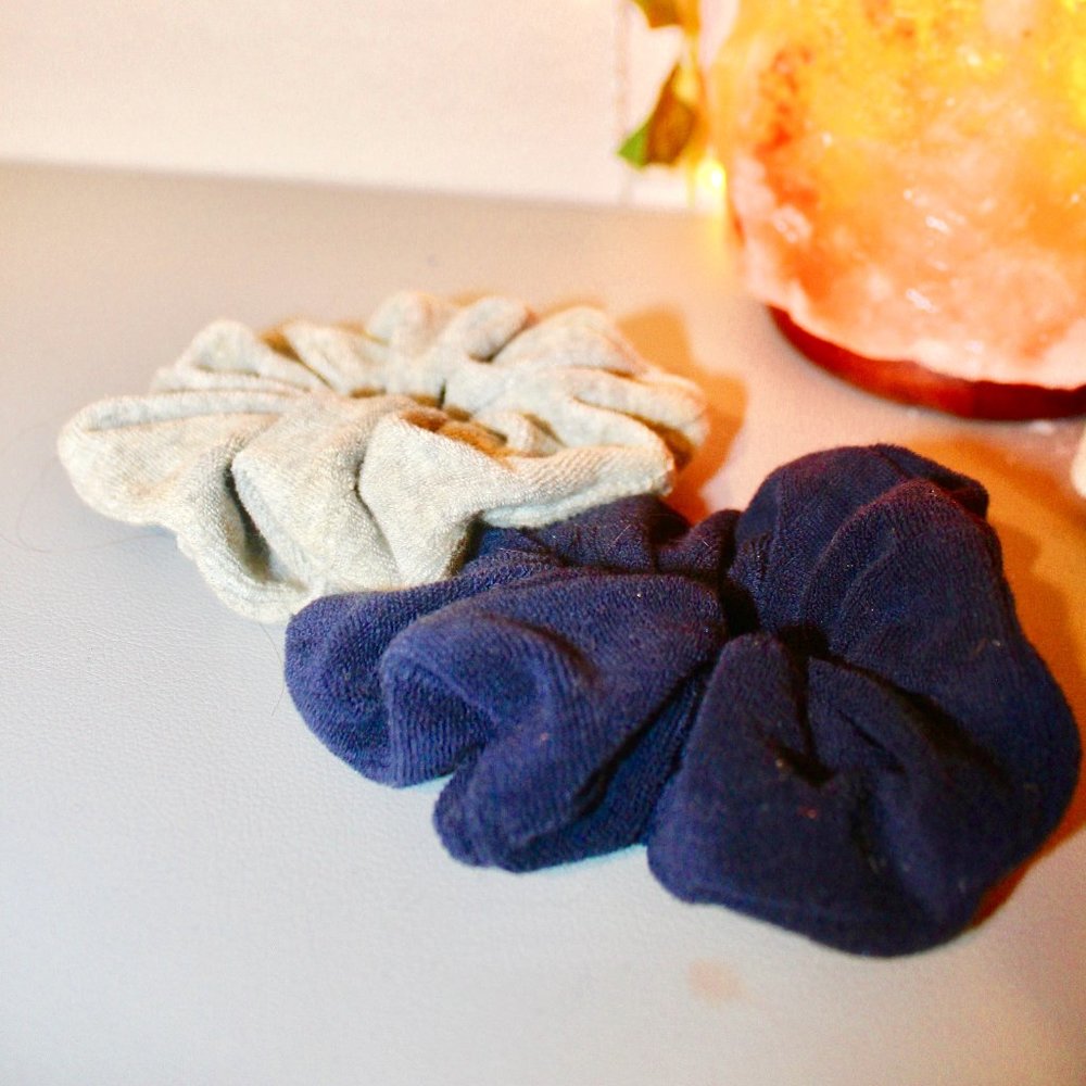 ♡ANTHROPOLOGIE SCRUNCHIES (2)♡